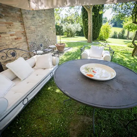 Borgo Sorbatti Bed and breakfast *